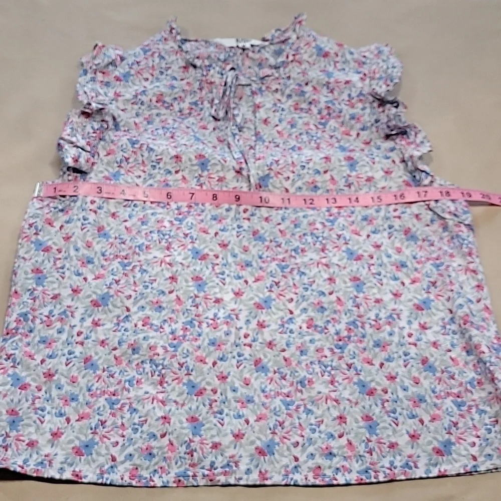 BB Dakota by Steve Madden, Size M Floral Ditzy Patterned Cap Sleeve Top, EUC